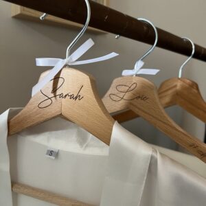 CINTRES EN BOIS PERSONNALISABLE